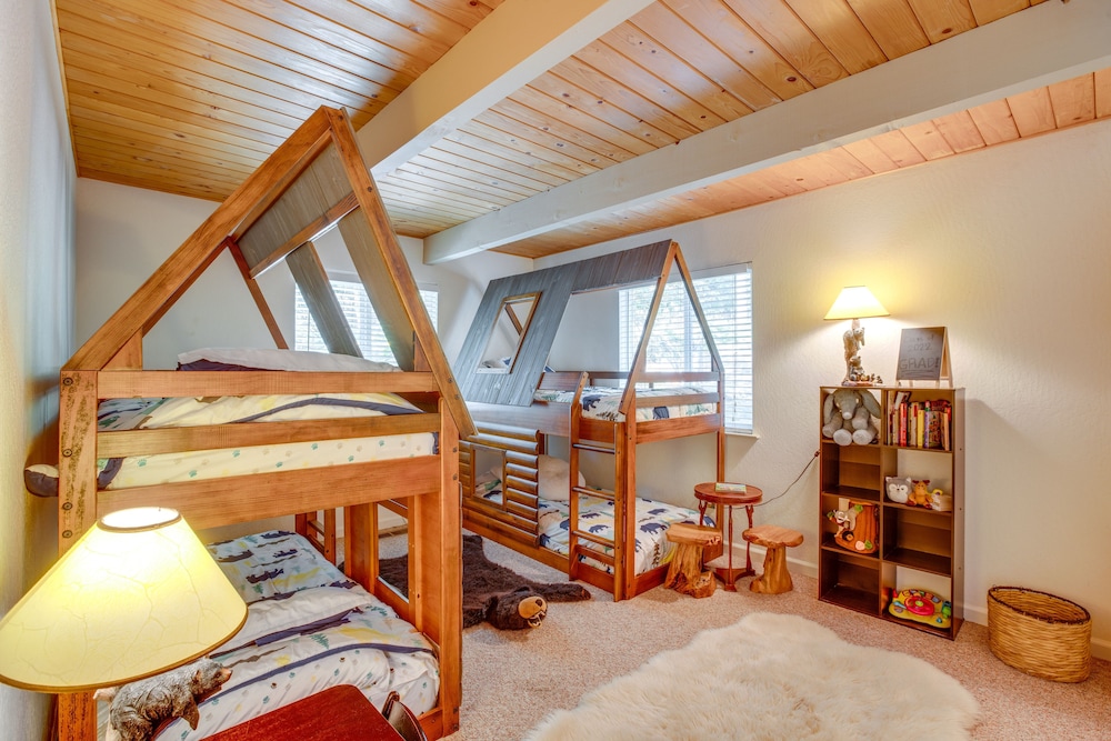 Peaceful Arnold Cabin w/ Hot Tub, Deck & View! view 4