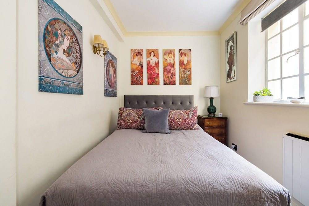 Mayfair 9-bed Townhouse - Sleeps 16, Patio & Ac