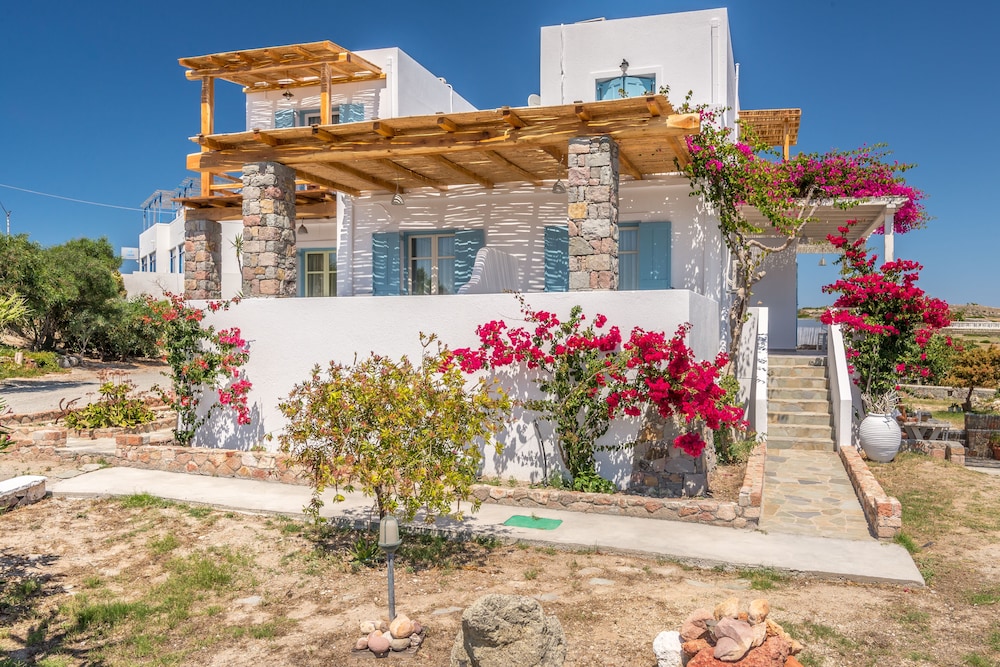 Faros Apartments