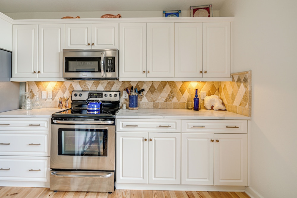 Private Beach Access & Hot Tub: Kitty Hawk Haven