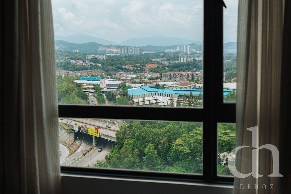 Rooftop Pool Jalan Landmark Apartments