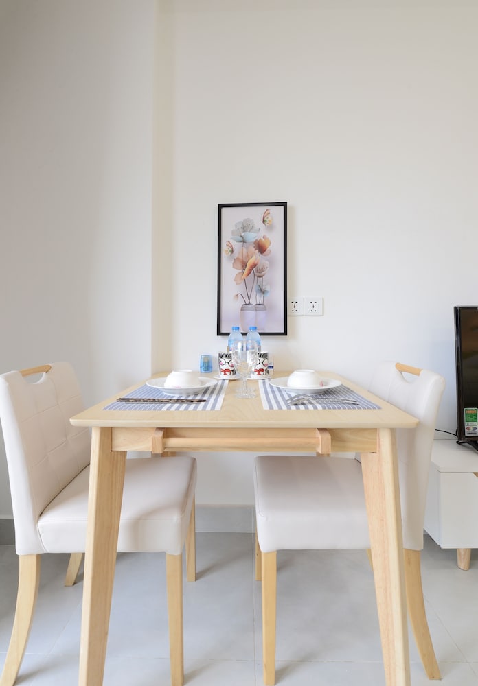 Jennifer House - Millenium Apartment