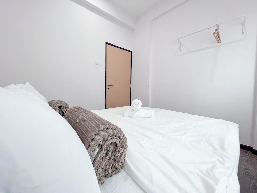 MH Maison by Manhattan Group