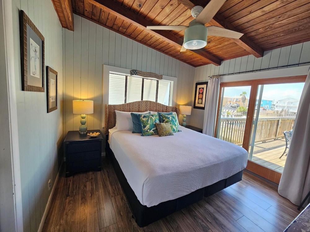 Charming 3br/2ba Boho Beach Cottage in Gulf Shores