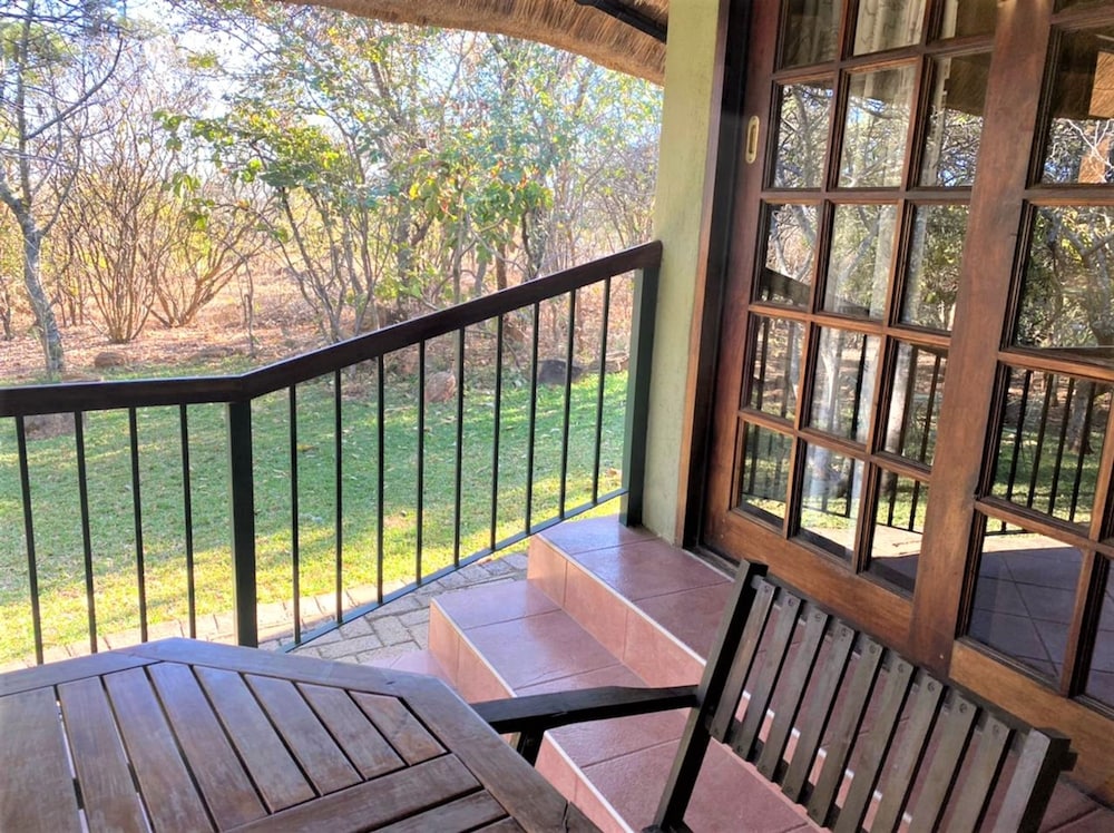 Family Lodge in Natural African Bush - 2115