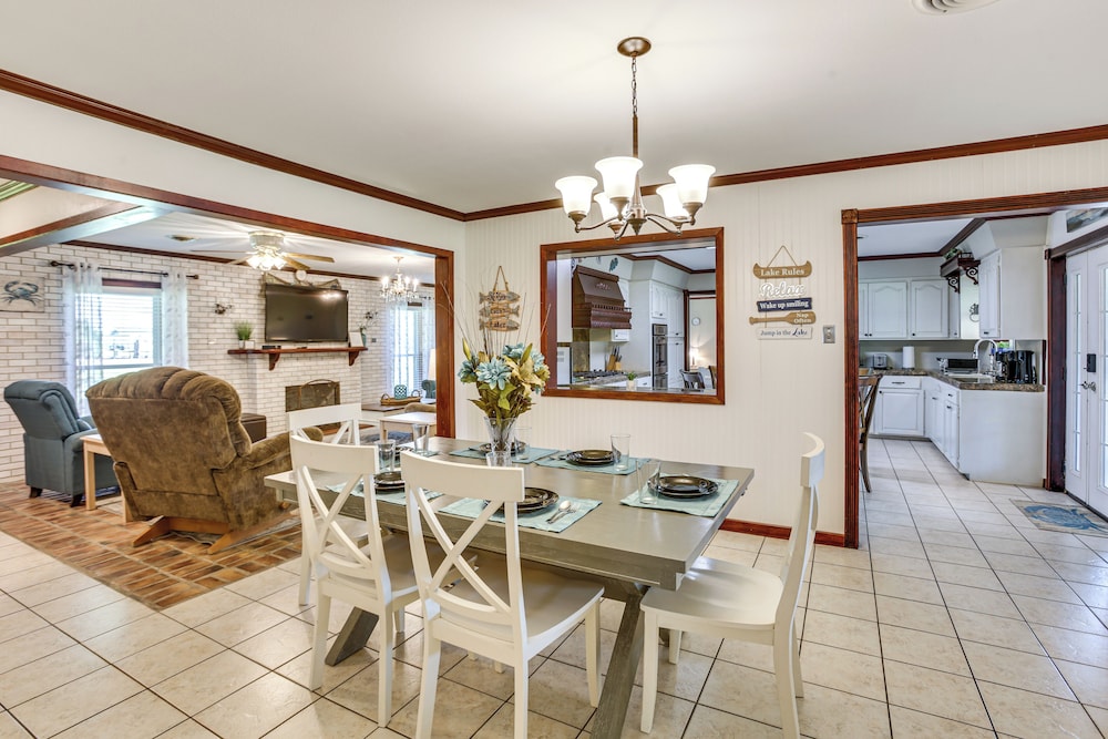 Fish & Explore: Serene Home on Bayou Petit Caillou