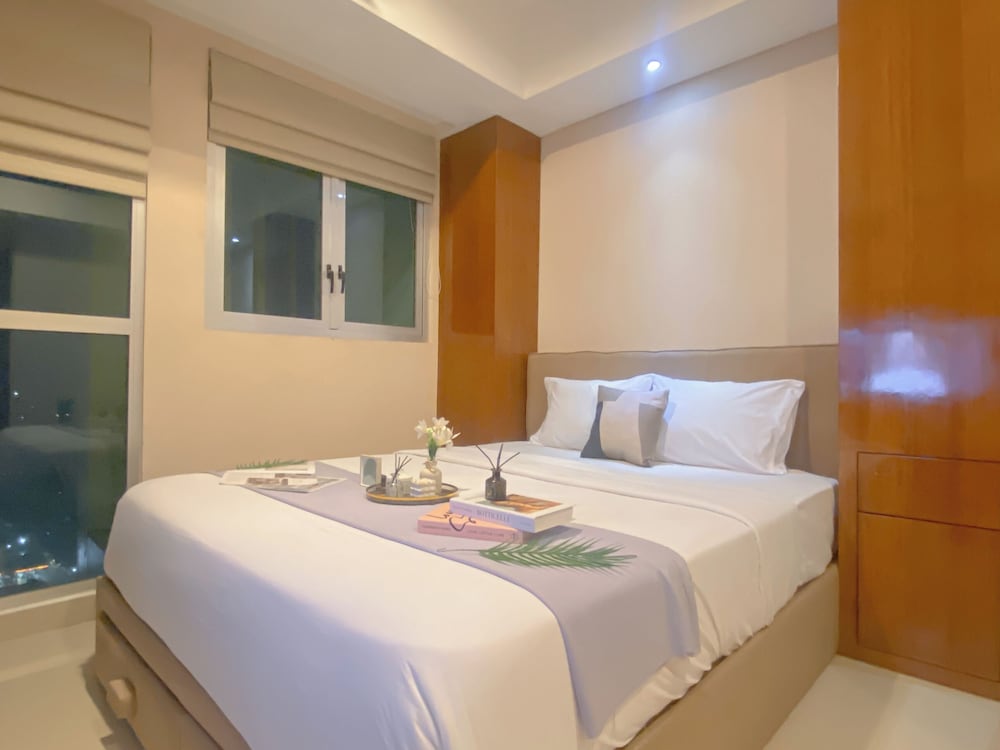 Good Studio Room At Kemang Village Apartment