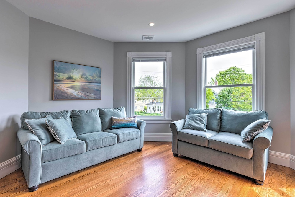 Charming Greenport Gem 1, 1 Mile to Ferry! view 2