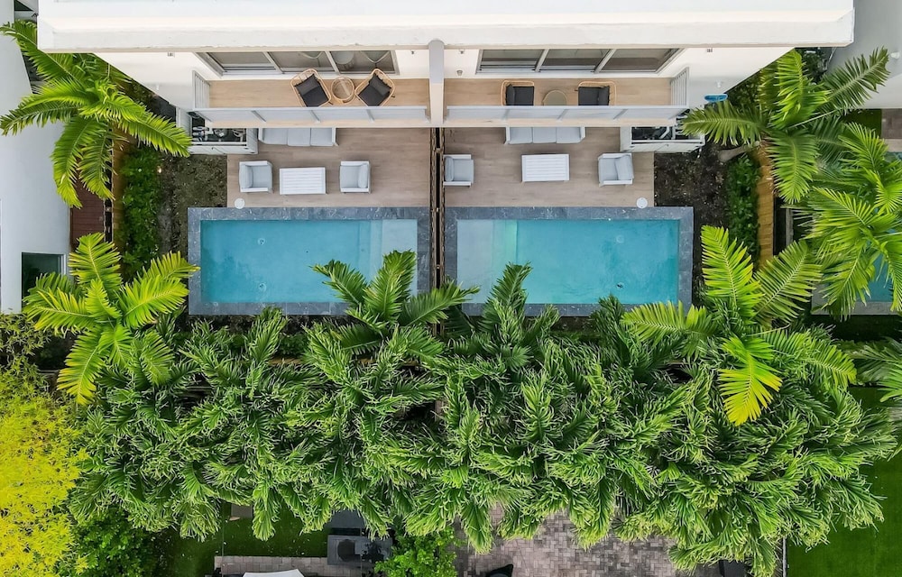 The Modernista 2 - Large Townhome With Pool