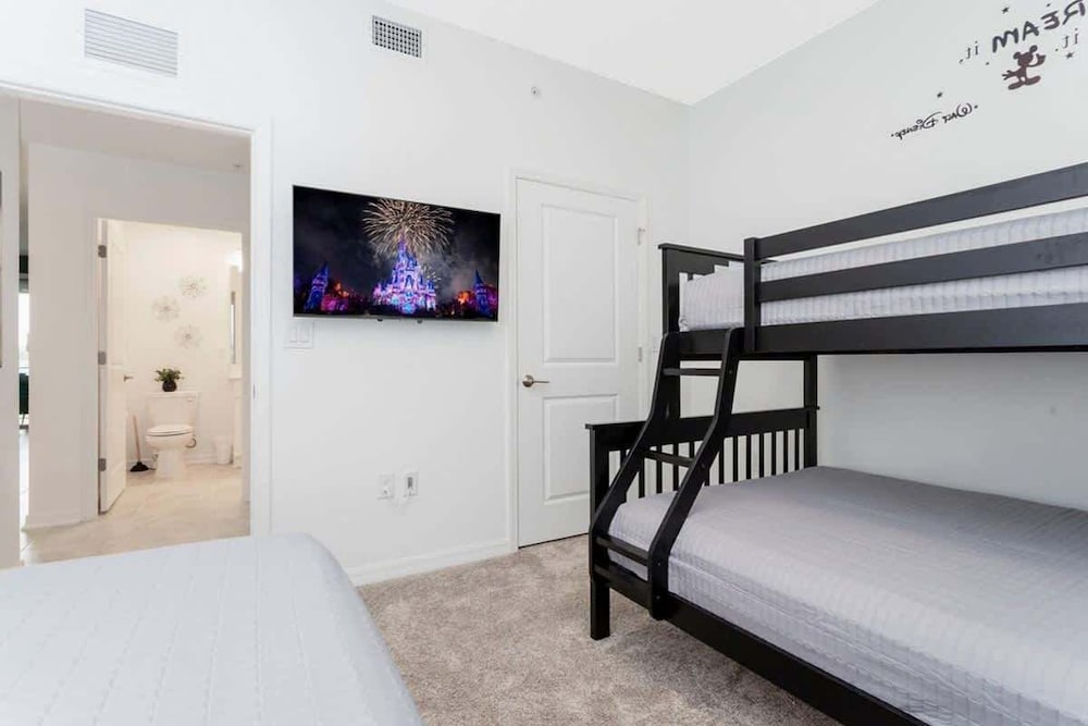 Lake View Resort Condo w Lazy River Near Disney