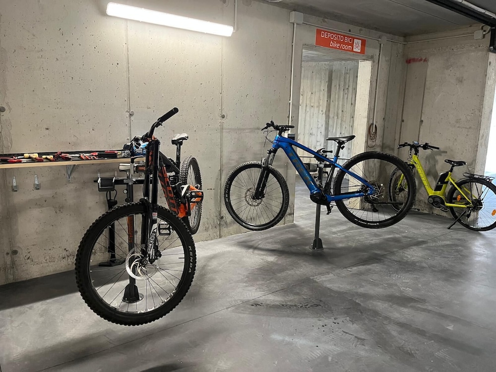 Family Bike Residence