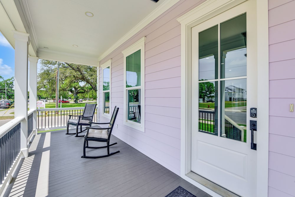 Walk to Pass Christian Beach: Stunning Family Home