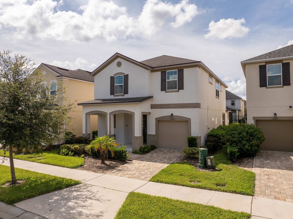 Stunning 4Bd w Pool Gameroom Solara Resort 9008