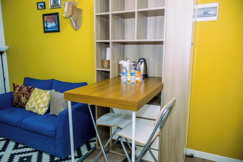 Cozy And Comfort 1Br With Walk In Closet At Pakubuwono Terrace Apartment