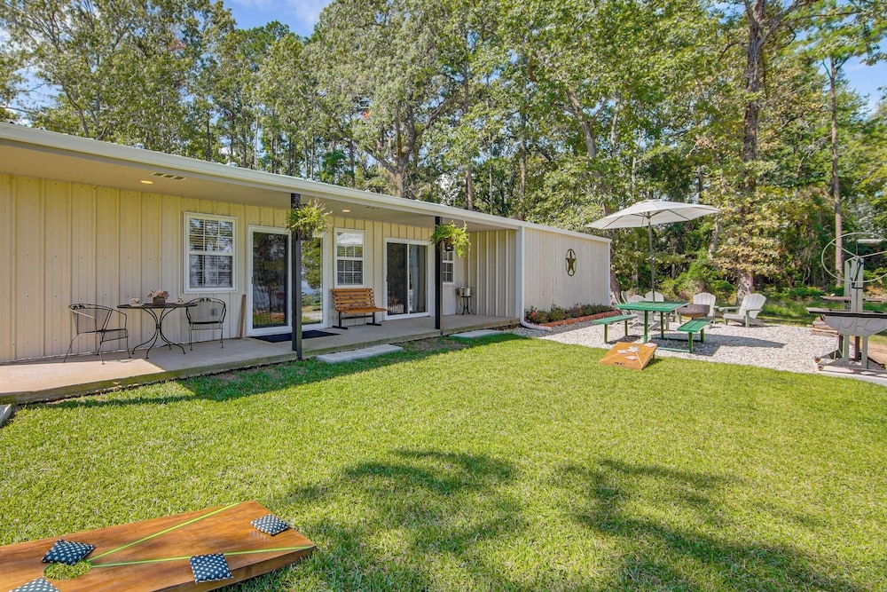 Lakefront Home in Jefferson: Swim, Fish & Boat! view 5