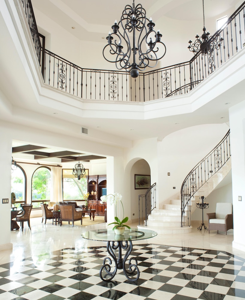 Casa Puesta del Sol in Herradura view 3