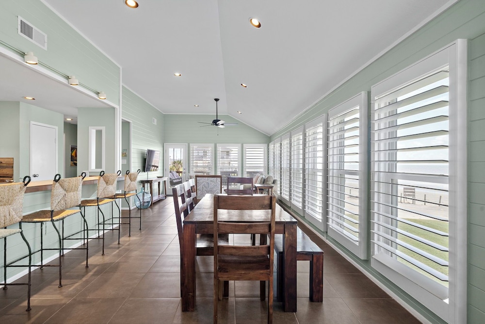Maree by the Sea by Ryson Vacation Rentals