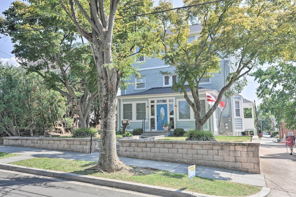6 Mi to Capitol Hill: Spacious Family Home in DC