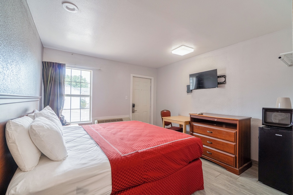 OYO Budget Inn Falfurrias Hwy 281