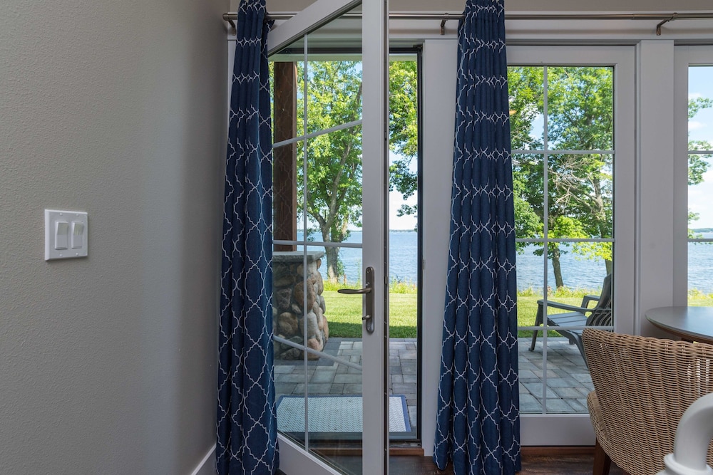 Quarterdeck Resort & Restaurant