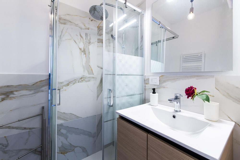 Noto 10 in Milan With 1 Bedrooms and 1 Bathrooms