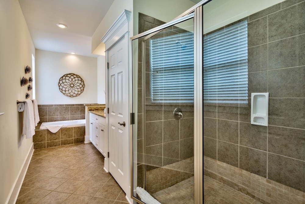 MIRAMAR BEACH VILLAS 103 4 Bedroom Holiday Home by Five Star Properties