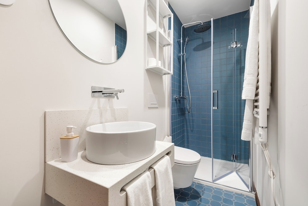 Rivol3 · Stunning 1BR w/ Private Terrace