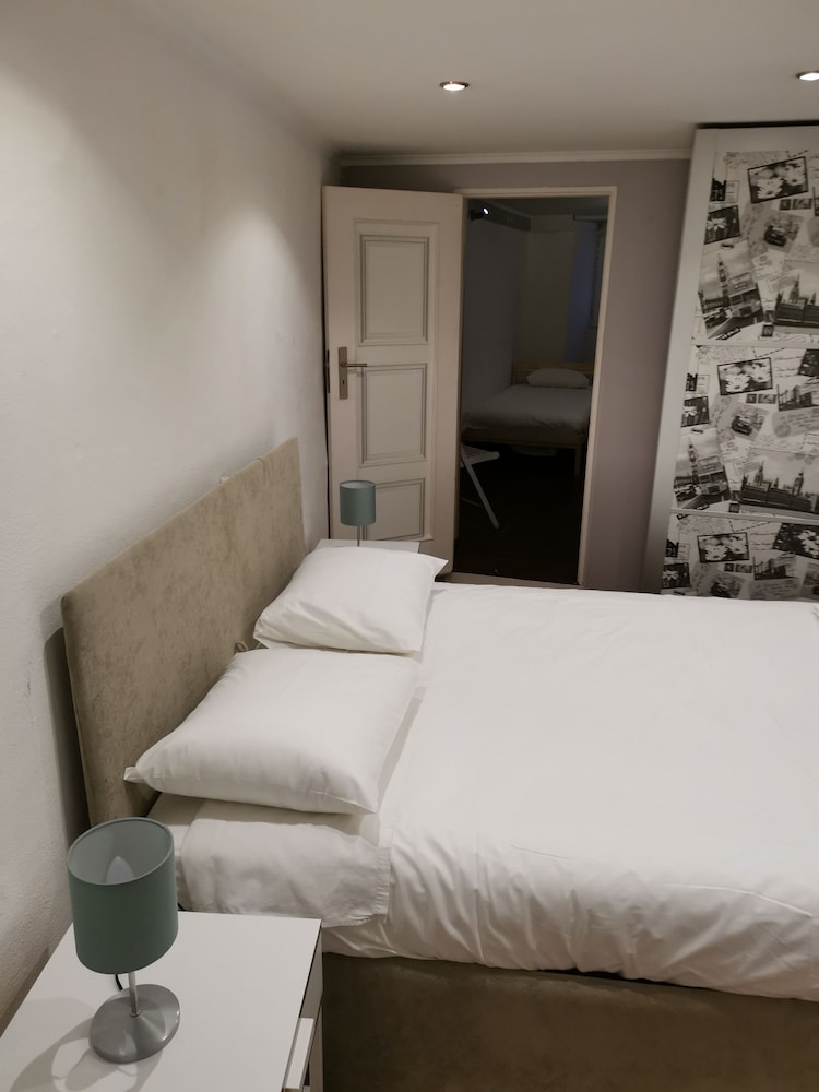 DoBairro Suites at Principe Real view 3