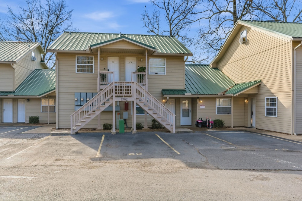 Clearwater Golden Escape On Lake Hamilton 2 Bedroom Condo