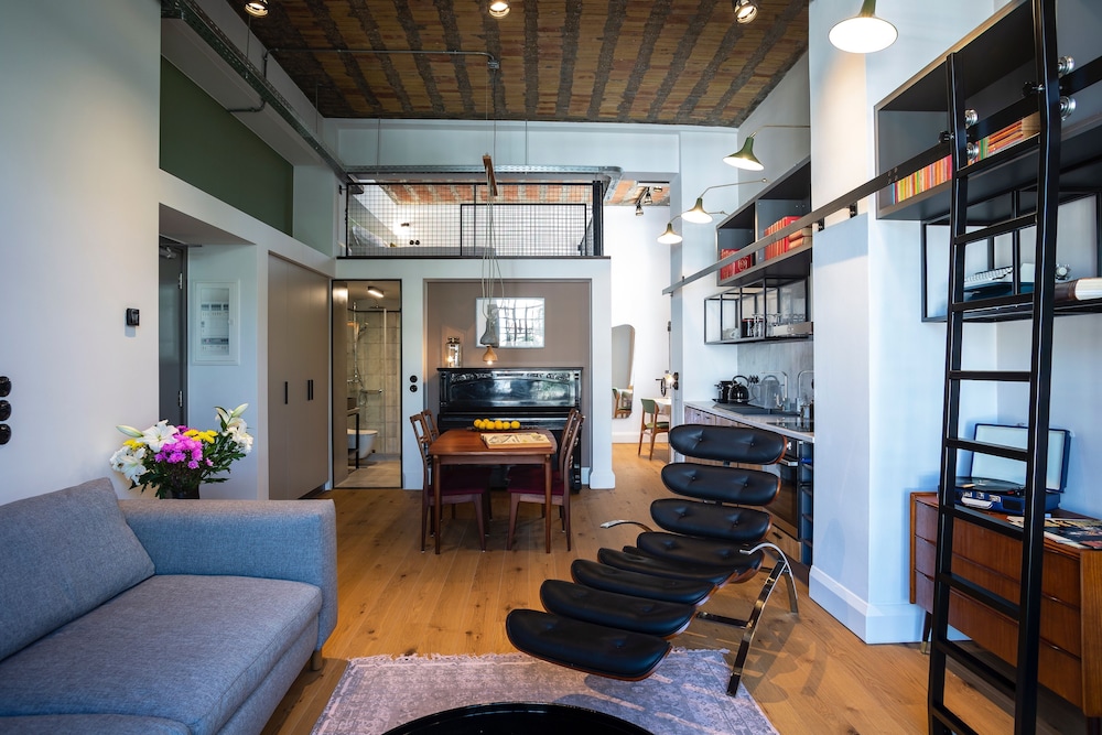 The Foundry Suites