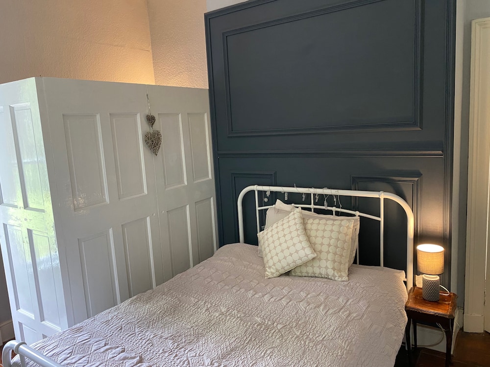 Fabulous 6 Bedroom Victorian Period House