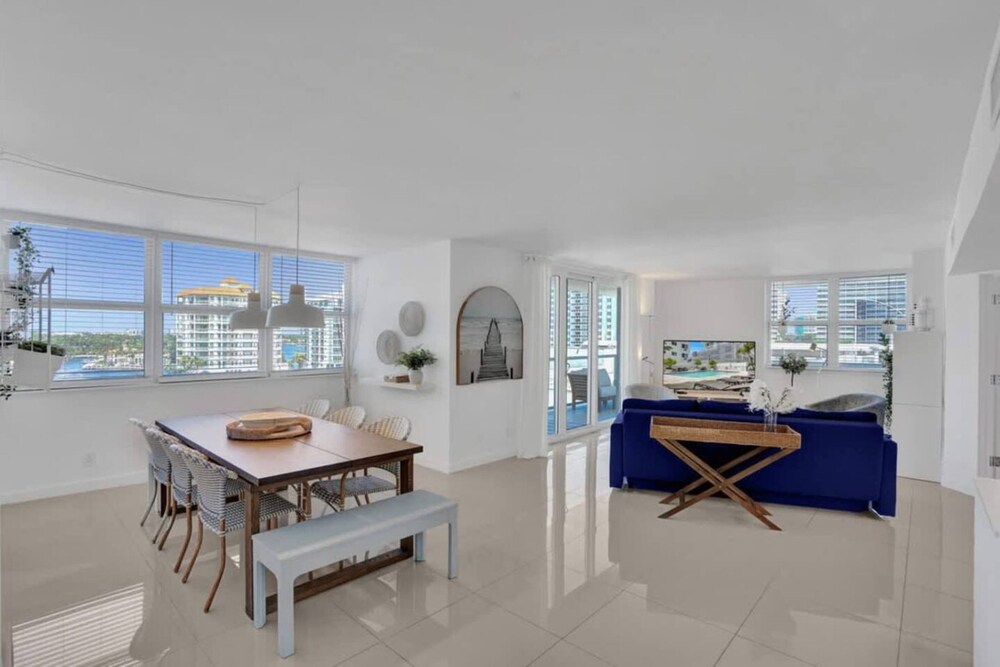 Boutique Luxury 2Br 2Ba Beach Intercostal View