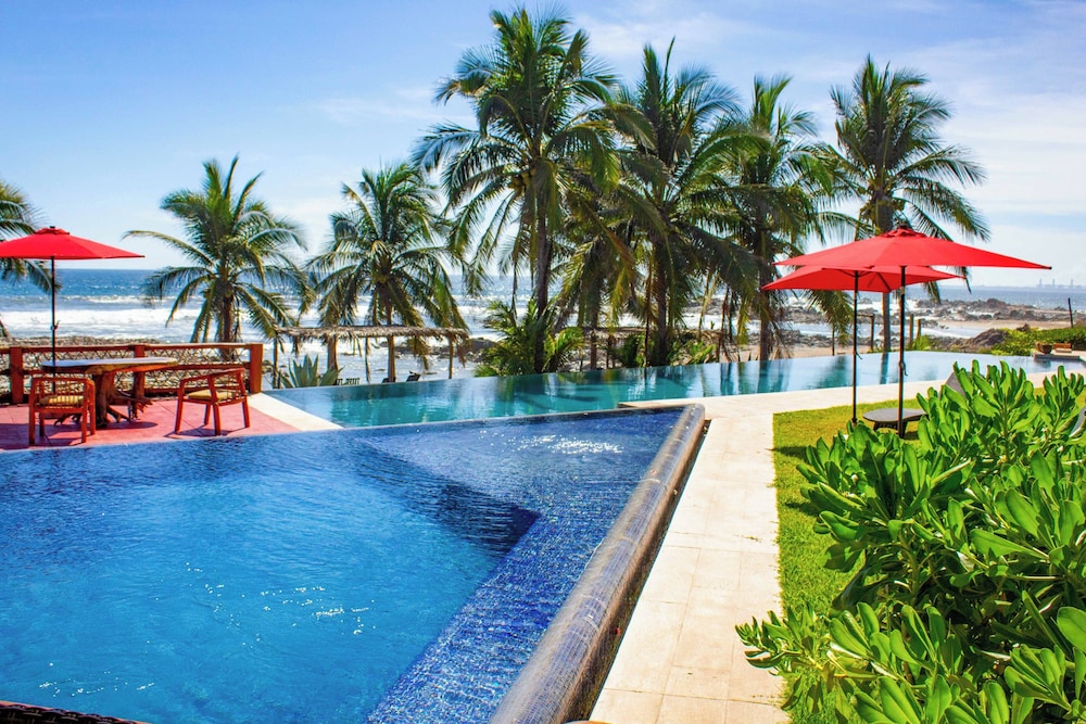 Casa Irekua Luxury beachfront retreat
