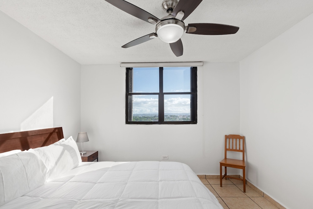 Otium Stay Steps From the Beach City Views Pet Friendly