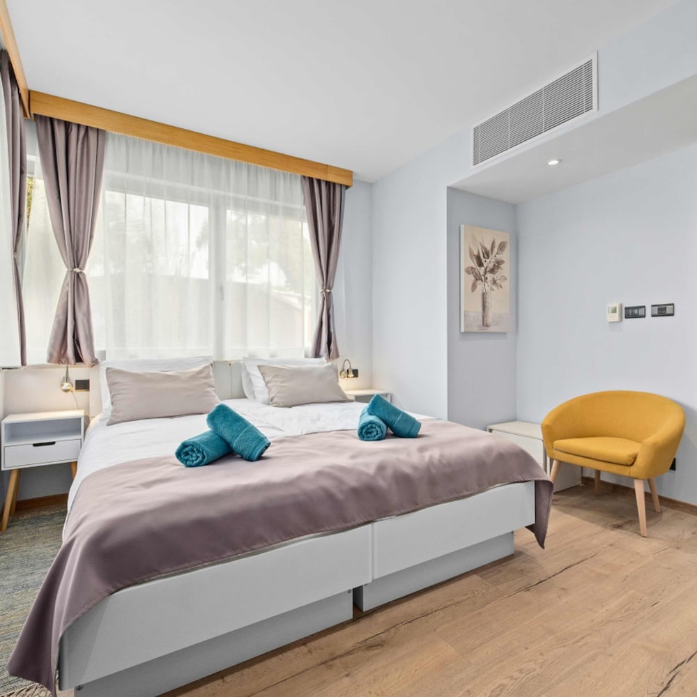 Villa Palma - Seaside Luxury Villa for 6 Person