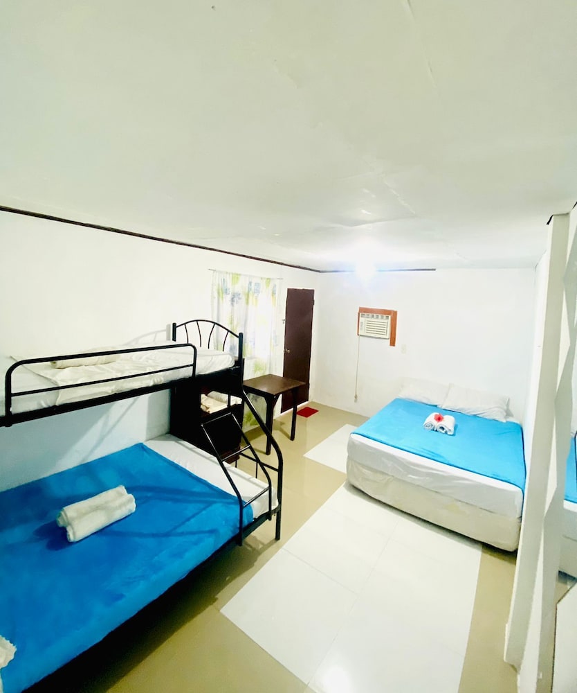 Hibiscus Dive Inn