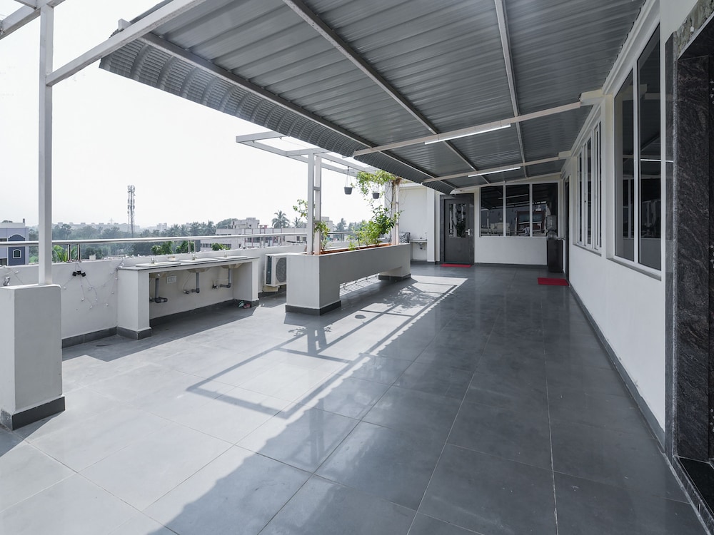 OYO 26723 Rb Residency