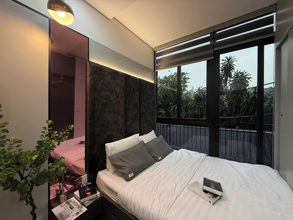 Unite StayCation Nhieu Tu