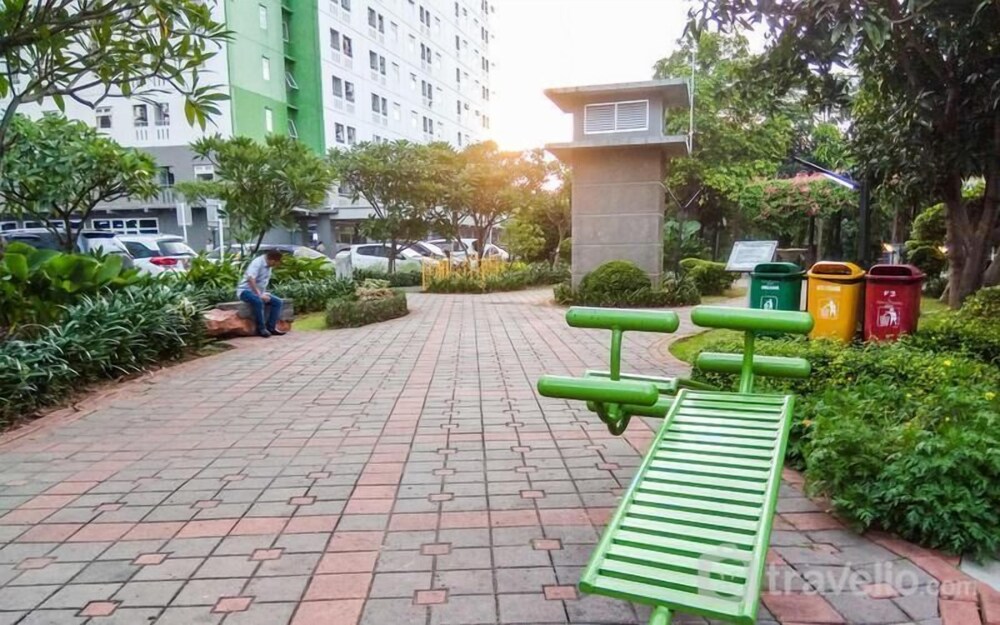 Nice Studio Green Pramuka City Apartment near Shopping Center