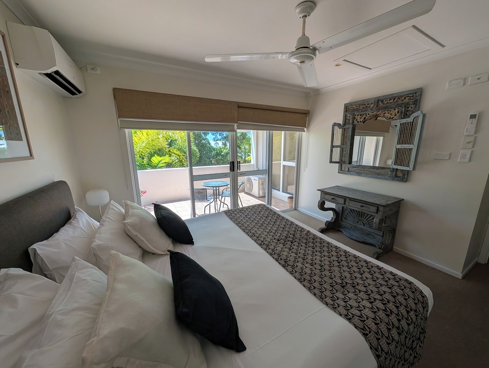 The Villas Palm Cove view 4