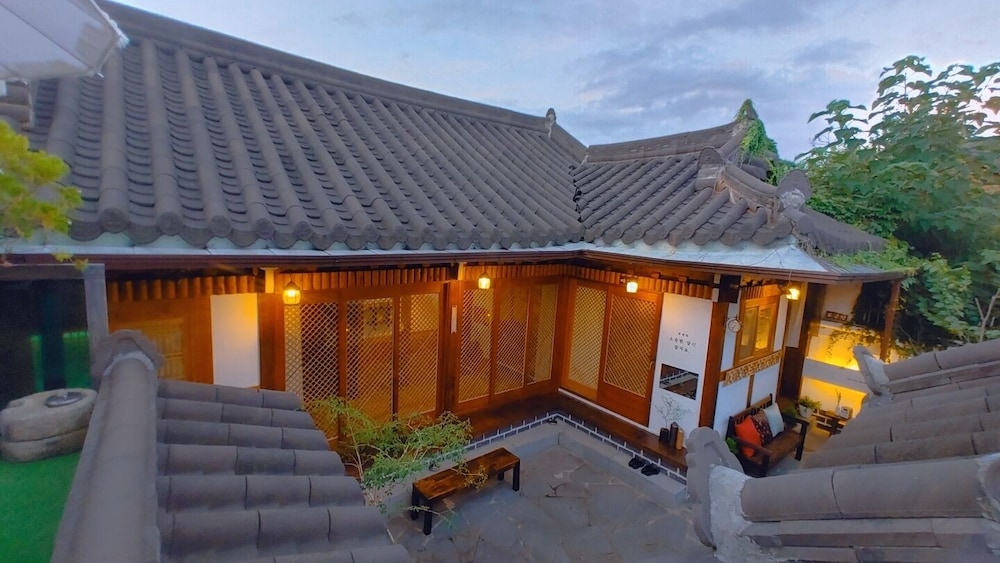 Gangneongjeon Hanok Stay