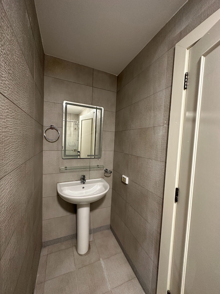Charming Amman Apartment With Electric Heating & Wi