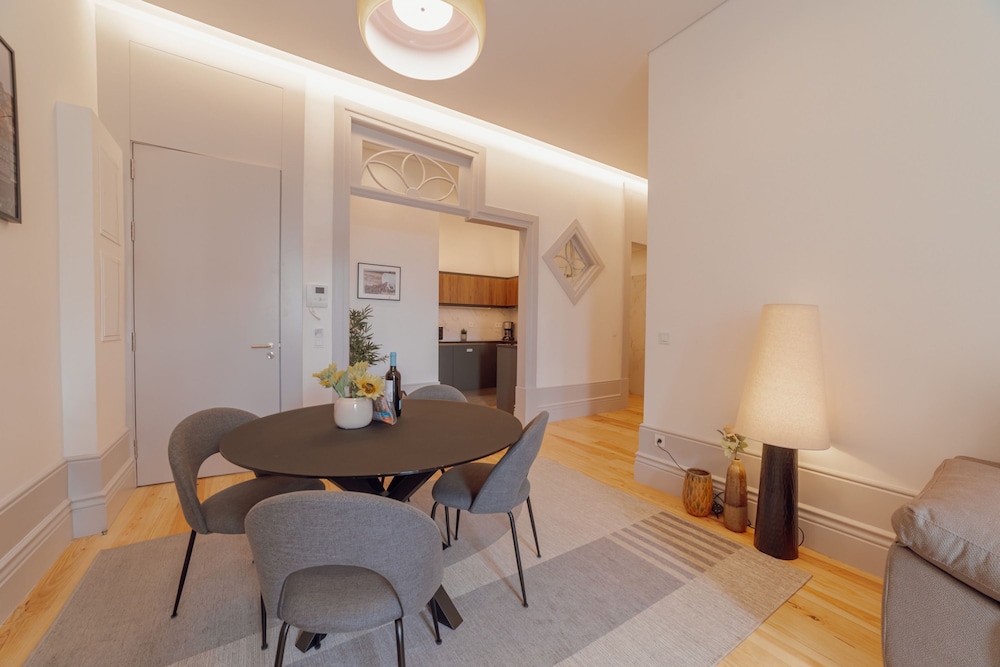 Heart OF Porto Apartment D by Vacationy