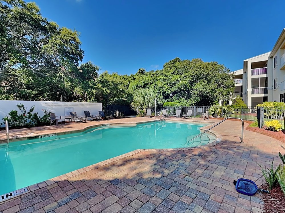 Ocean Reef 305 by Distinctive Beach Rentals