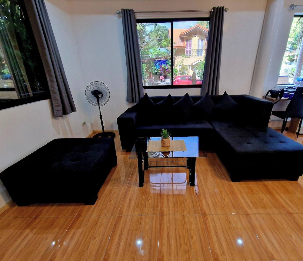 3 Bedrooms 2 Storey House!
