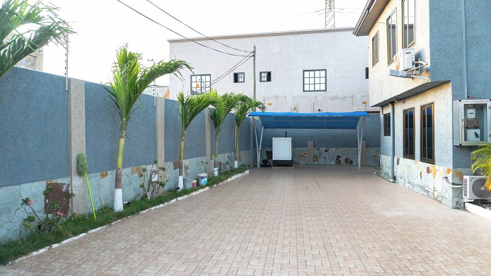 Digi Six-bedroom Accra Luxury Home at East Legon