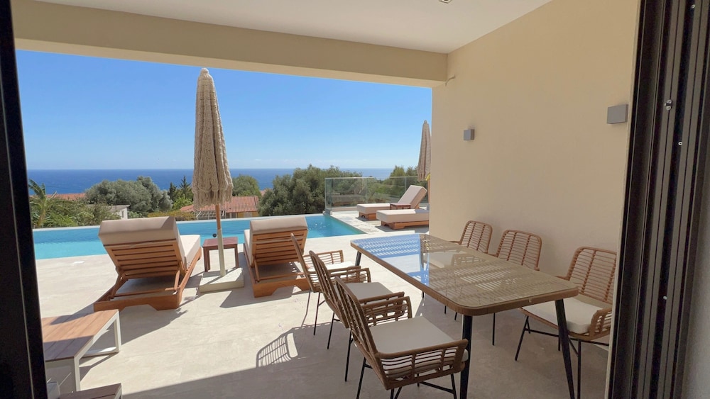 Seaview Serenity Villa in Kefalonia
