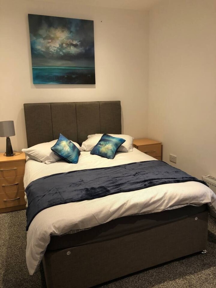 Lovely 4-bed House in Anfield all En-suite, view 3
