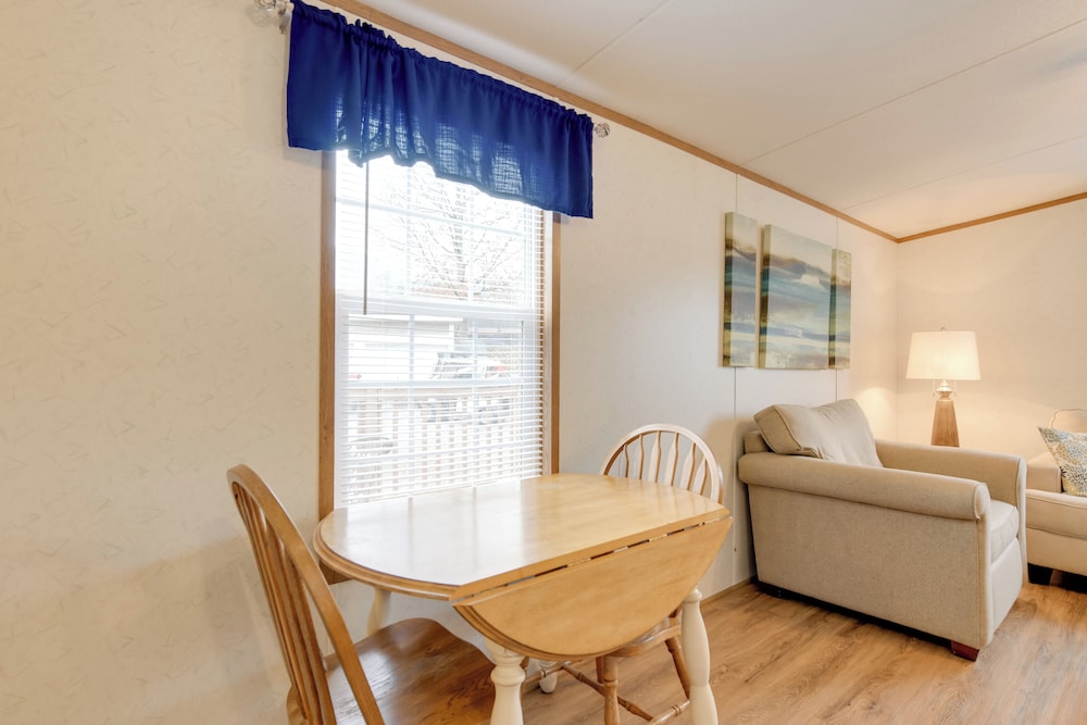 Blue Ridge Base Camp: Resort Cabin in Waynesville