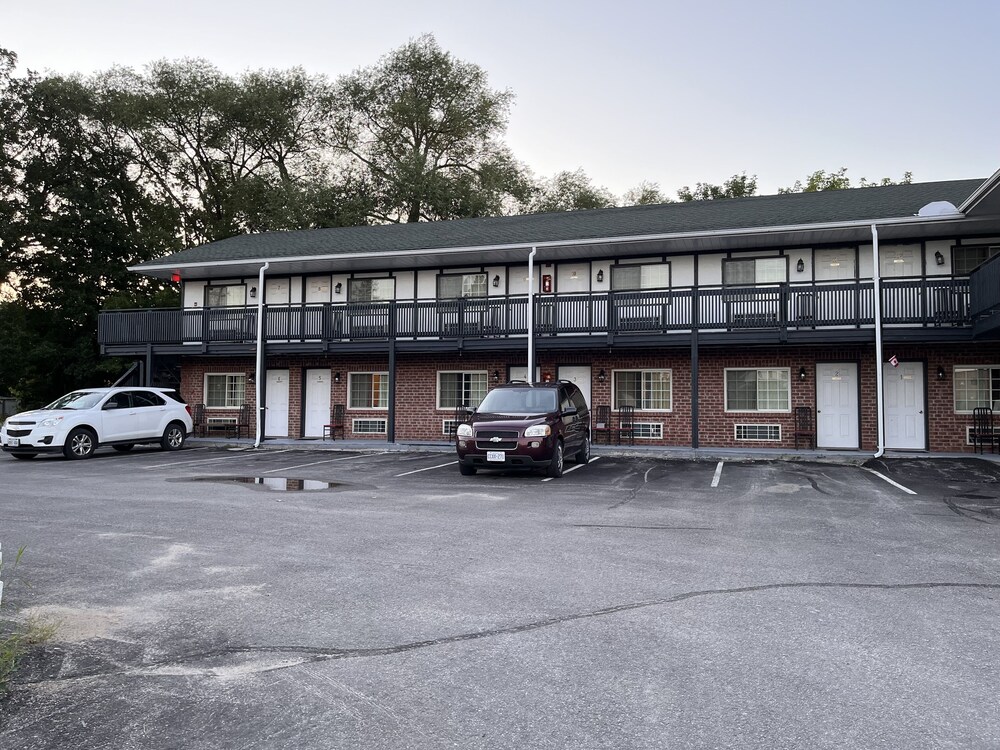 Fenelon Inn
